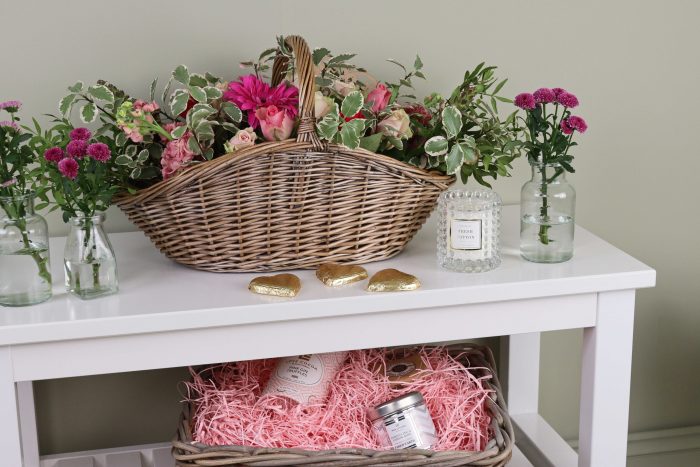 Wicker gift baskets for mum on Mother's Day