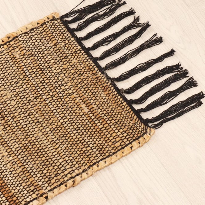 Coasters, placemats & table runners