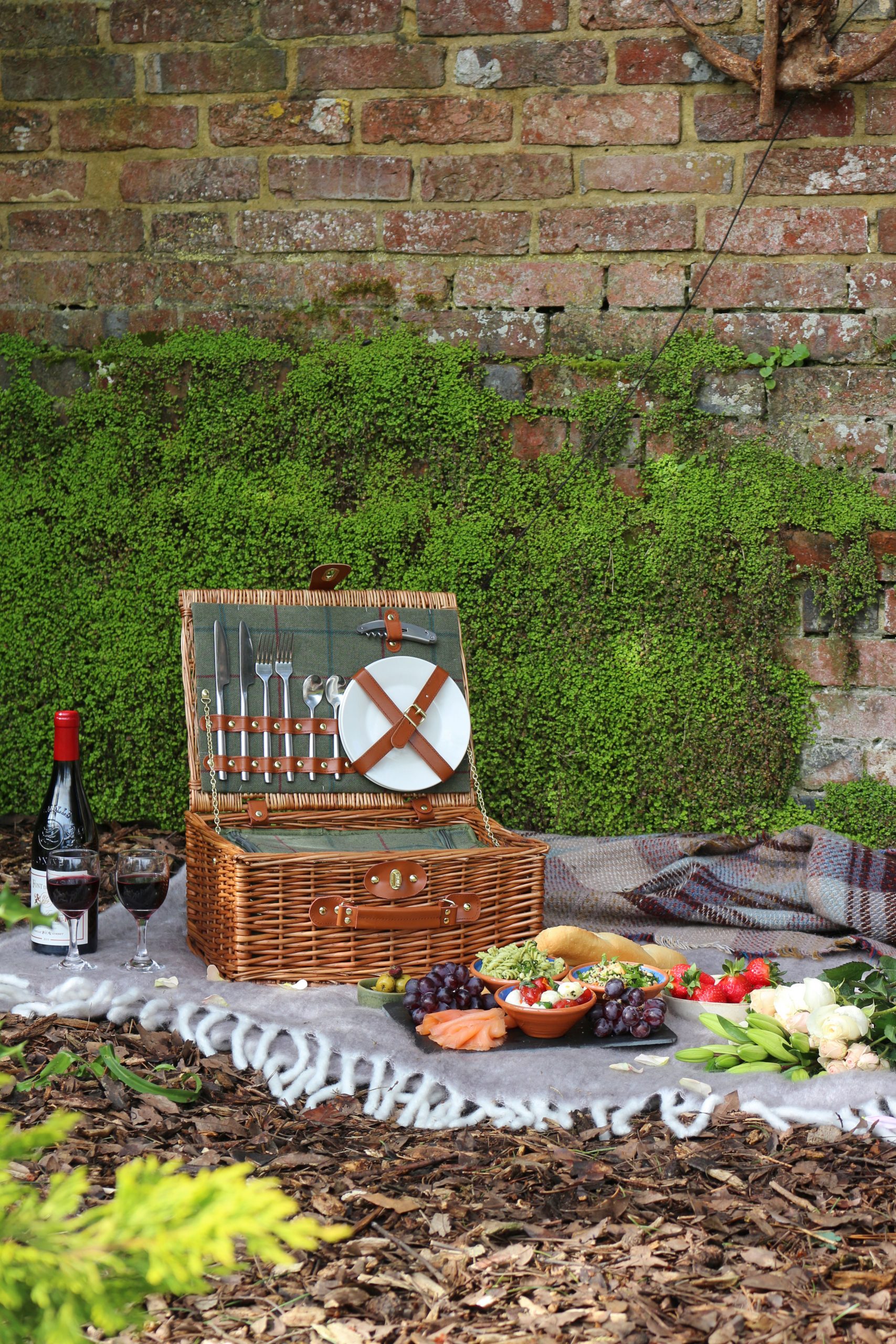 A stunning picnic hamper with delicious food