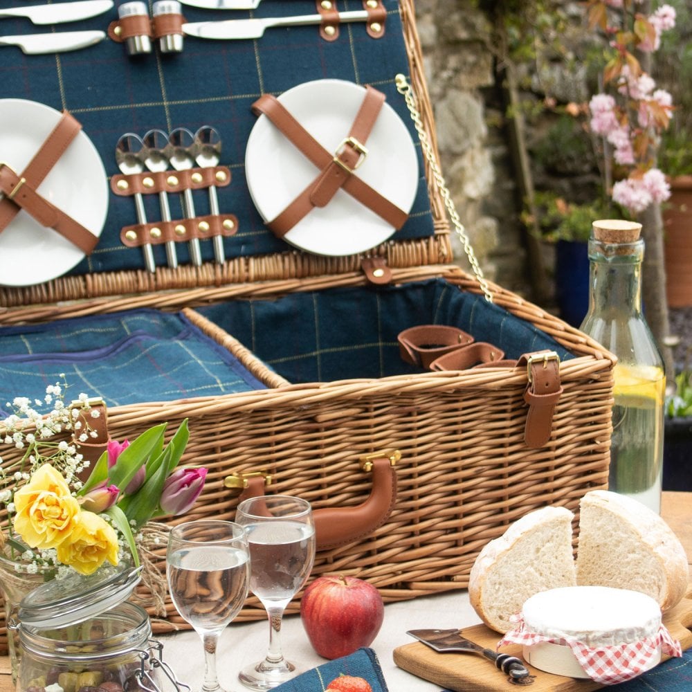 Picnic Basket for 2, Willow Hamper Set with Insulated Compartment